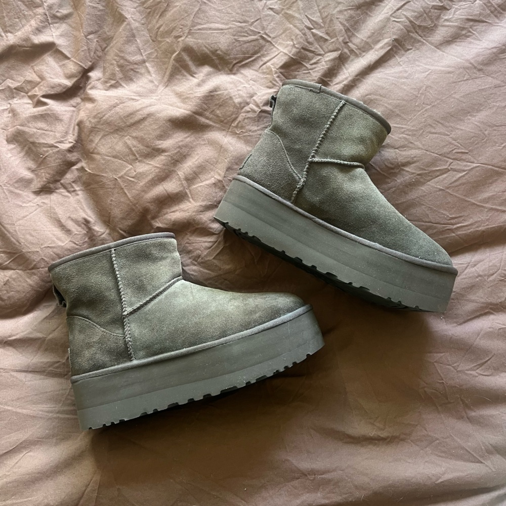 dark brown platform uggs